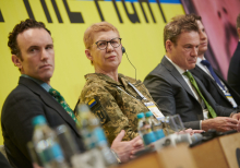 На полі бою: Україна рухається проти течії? | Спеціальна зустріч YES «Два роки — боротьба триває» 