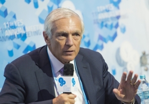 Ukraine has to stop the Russian intervention without involving the US Army, - general Wesley Clark 