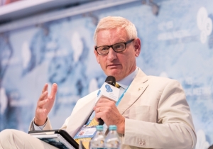 Classic ideologies are gone, politicians seeking to find support in the past – Carl Bildt
