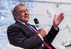 Ukraine should be provided with weapons – former US Defence Secretary Leon Panetta