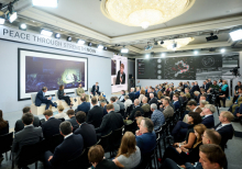 Чи може штучний інтелект завершити війну та посилити демократії у протистоянні з автократіями? | YES 2026
