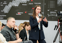 Чи може штучний інтелект завершити війну та посилити демократії у протистоянні з автократіями? | YES 2026