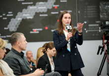 Чи може штучний інтелект завершити війну та посилити демократії у протистоянні з автократіями? | YES 2026