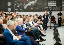 Чи може штучний інтелект завершити війну та посилити демократії у протистоянні з автократіями? | YES 2026