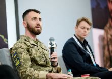 Чи може штучний інтелект завершити війну та посилити демократії у протистоянні з автократіями? | YES 2026