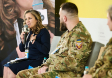 Чи варто Україні розраховувати лише на себе? | Спеціальна зустріч YES 24 лютого 2026 року