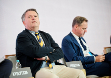 Is Russia Winning or Collapsing? | YES 2025
