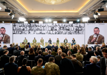 Як закінчити війну? | YES 2025