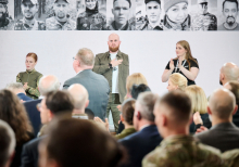 Як закінчити війну? | YES 2025