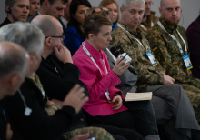 За що ми боремося? Спільні цілі та відмінності. Неформальна зустріч YES у Києві "Один рік – боротьба триває"